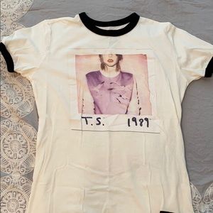 Taylor Swift 1989 World Tour T-Shirt